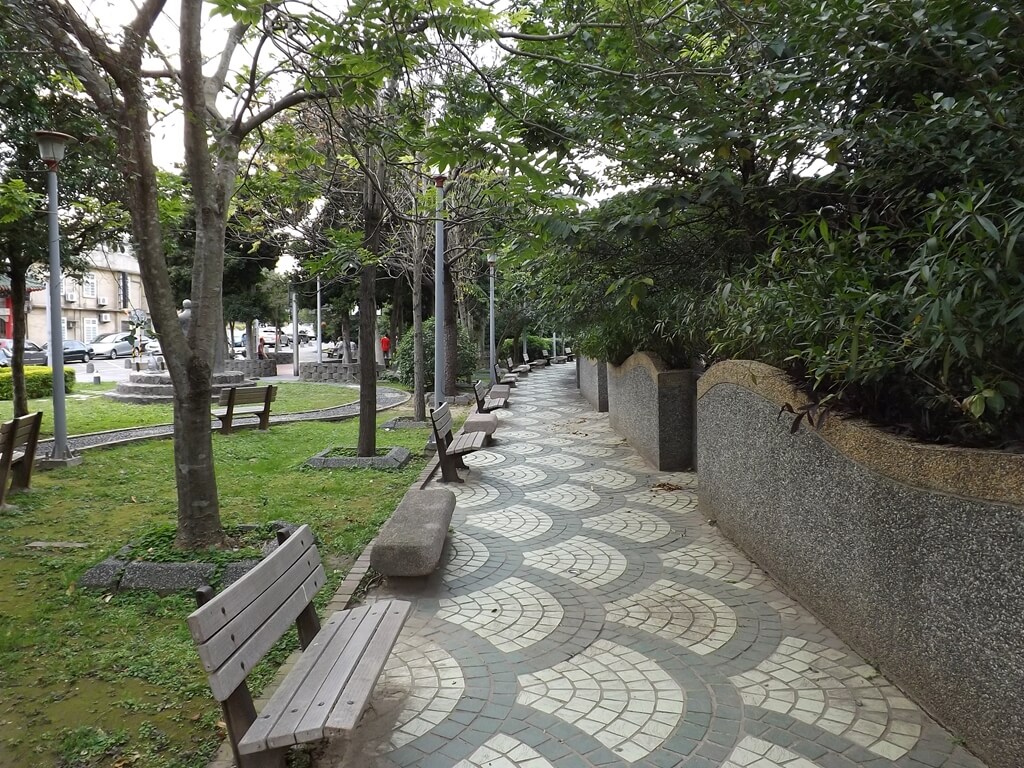 平鎮義民公園（已拆除）的圖片：公園內步道