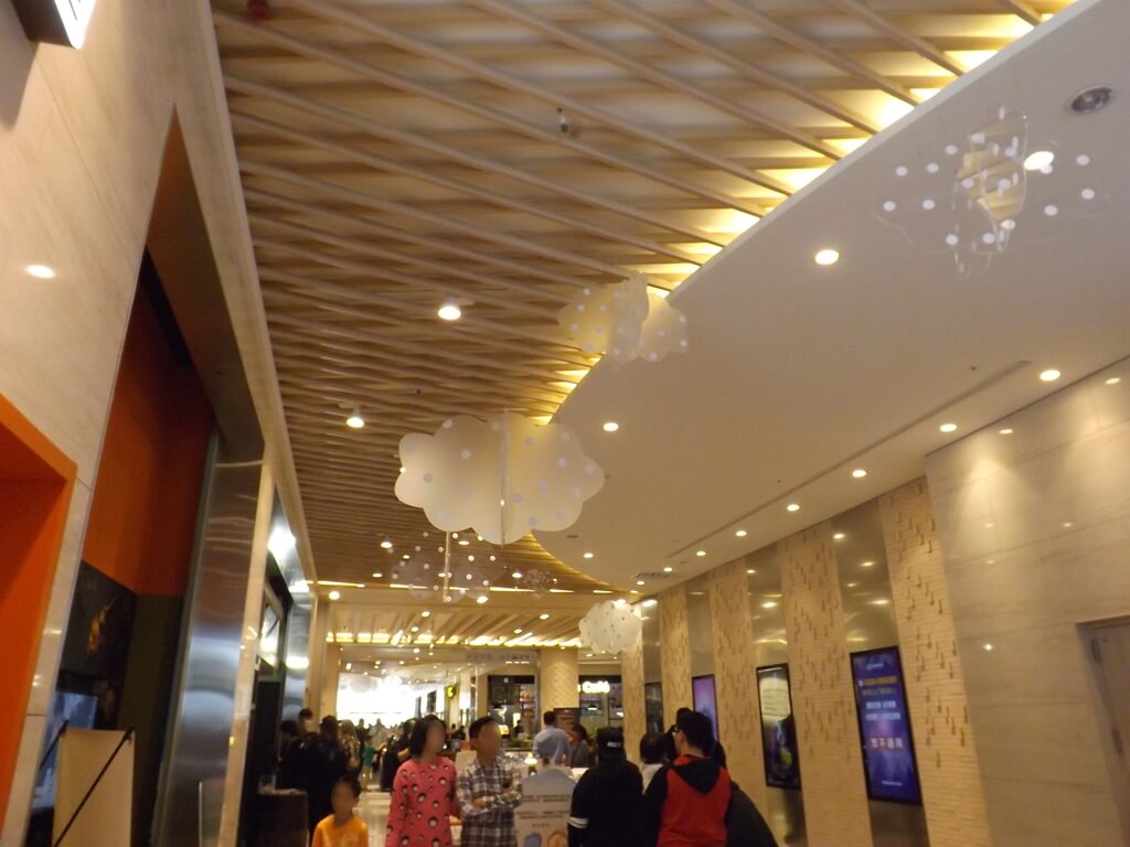 置地生活廣場（原廣豐新天地）的圖片：美輪美奐的天花板造型