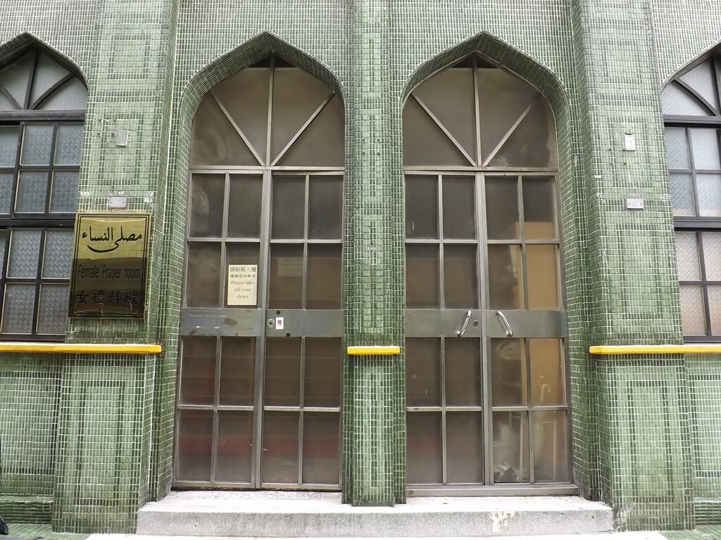 龍岡清真寺的圖片：與窗戶相同風格的側門