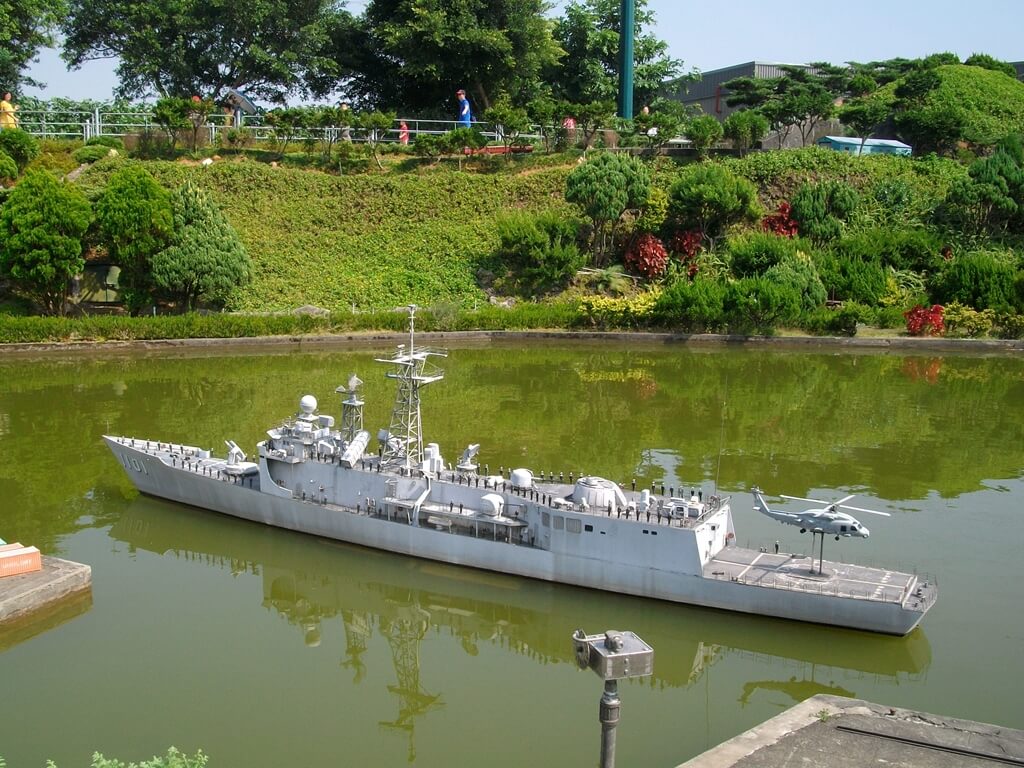 小人國主題樂園的圖片：軍艦模型