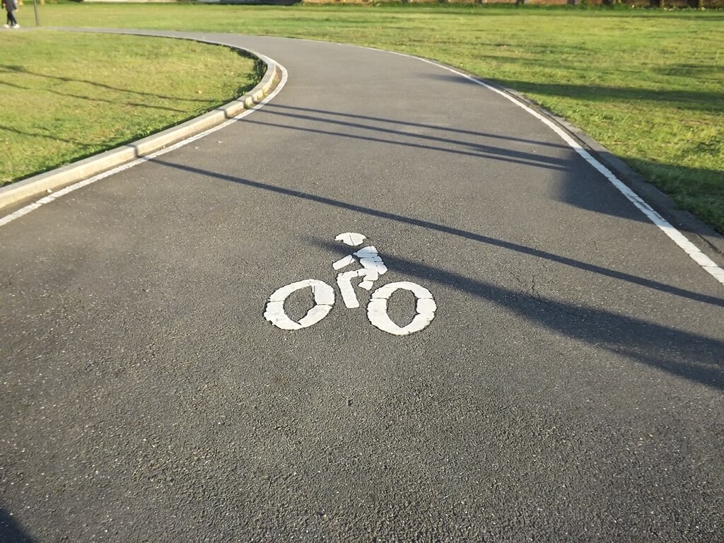 楓樹腳公園的圖片：自行車道