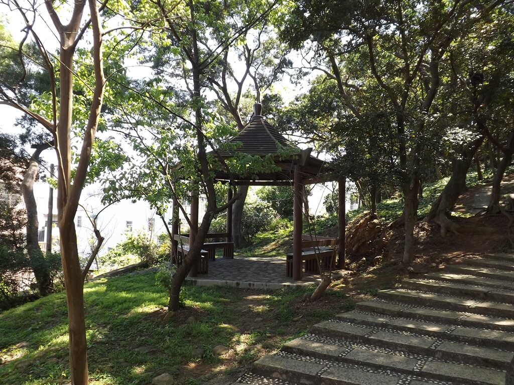 楊梅貴山客家文化公園的圖片：樹林間的涼亭
