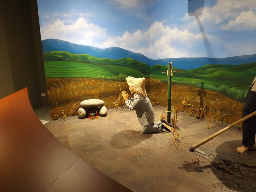 桃園市土地公文化館的圖片：各式各樣不同形式的土地公展示