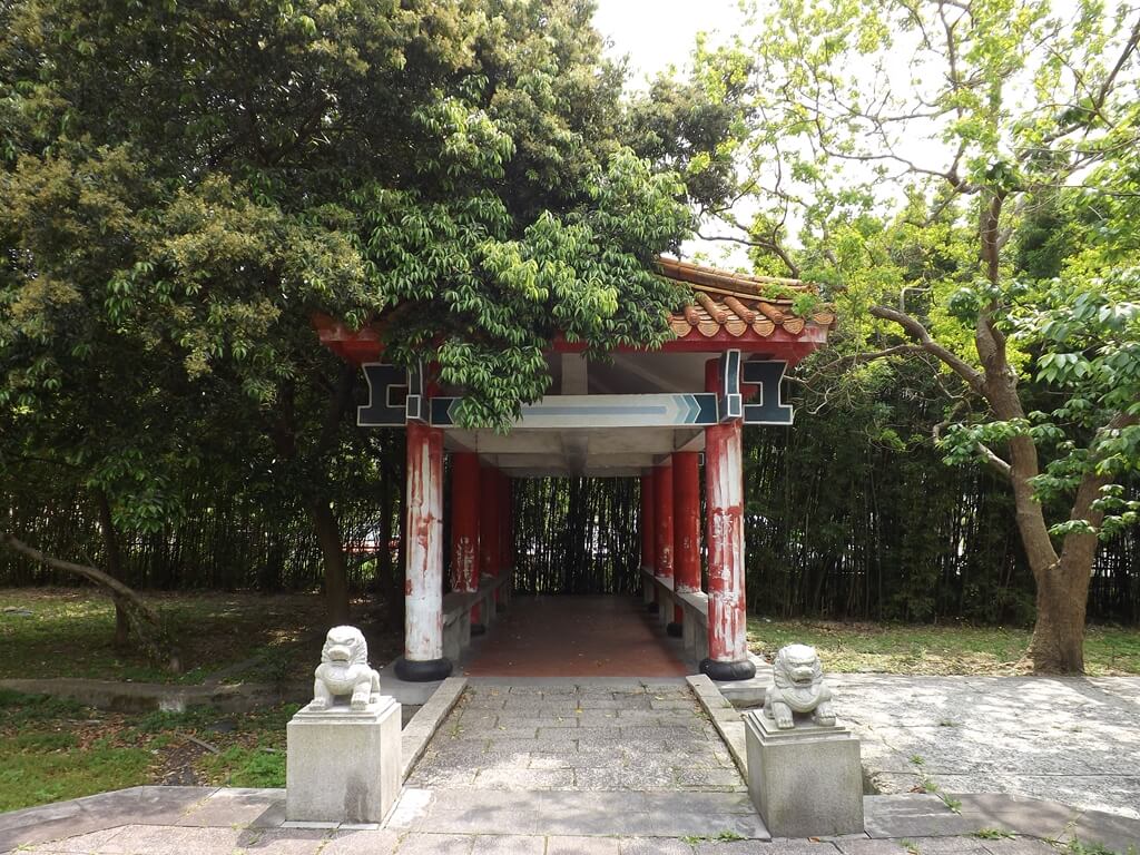 桃園市孔廟的圖片：檽星門的的小涼亭