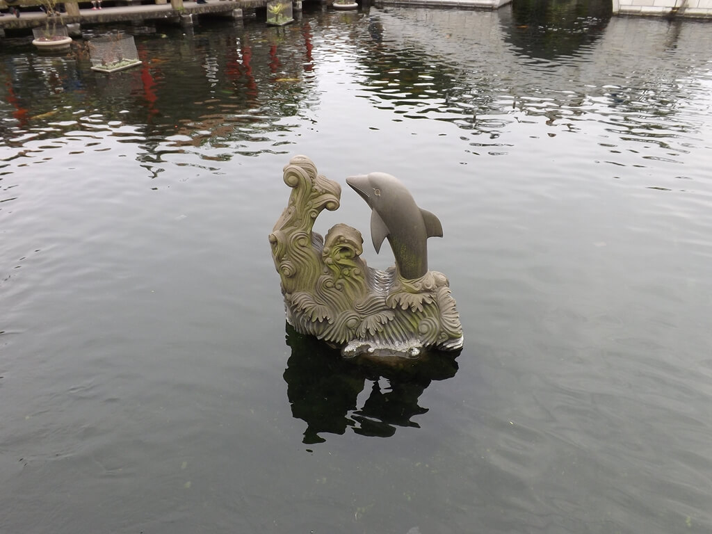 壽山巖觀音寺的圖片：池中石雕
