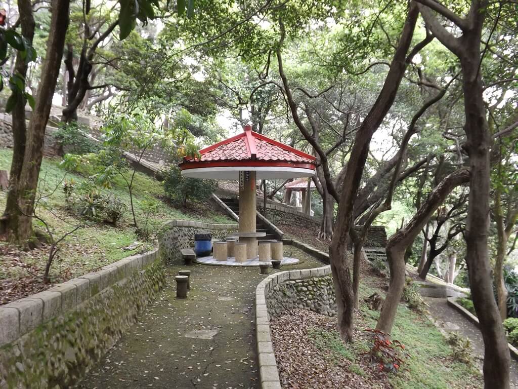 壽山巖觀音寺的圖片：公園內涼亭