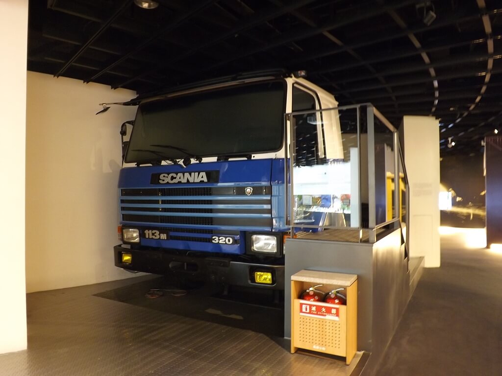 台塑企業文物館的圖片：大卡車頭展示