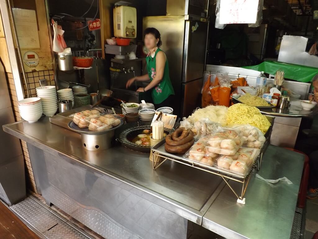 新竹都城隍廟的圖片：廟口小吃攤之一