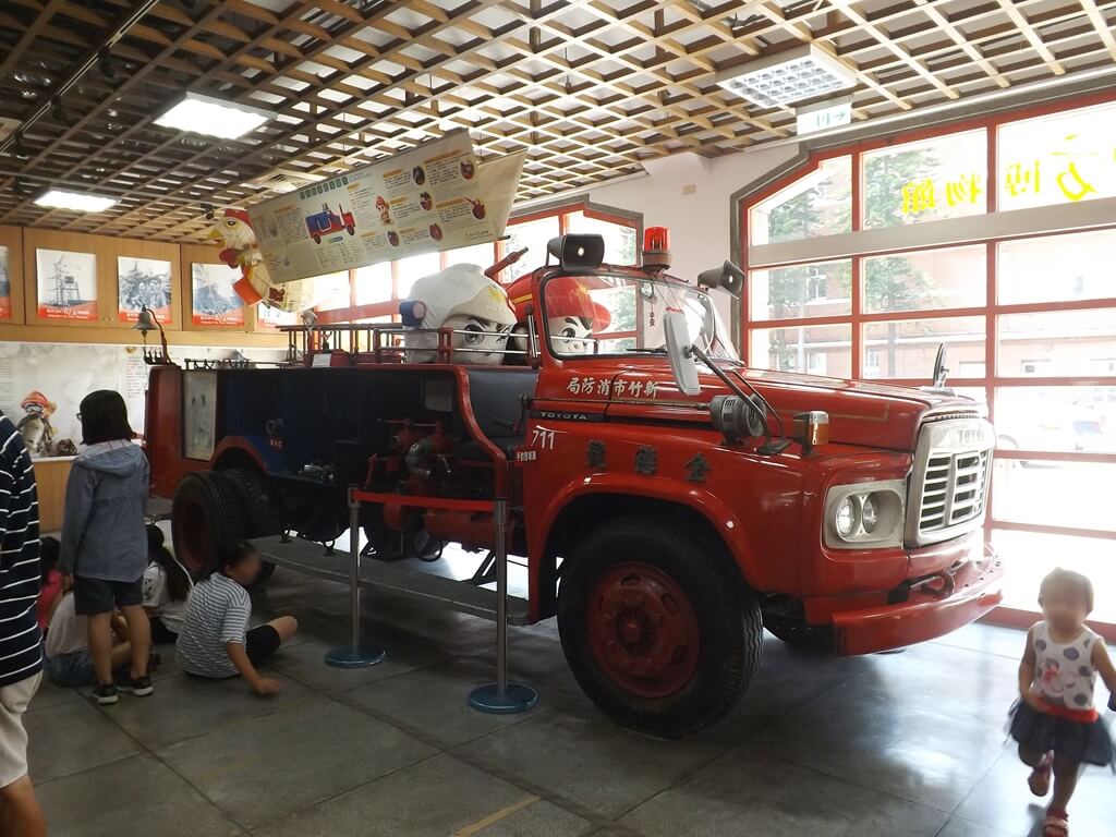 新竹市消防博物館的圖片：金德號消防車右側45度角
