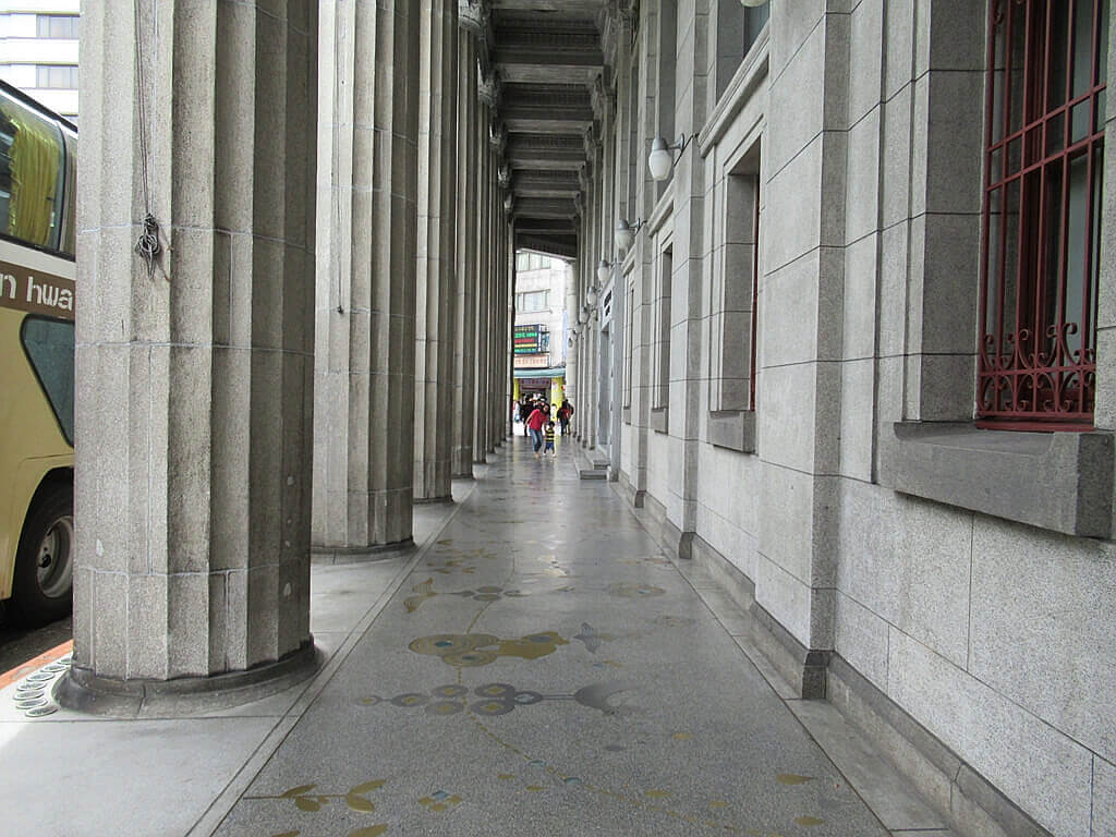 國立臺灣博物館的圖片：土銀展覽館走廊