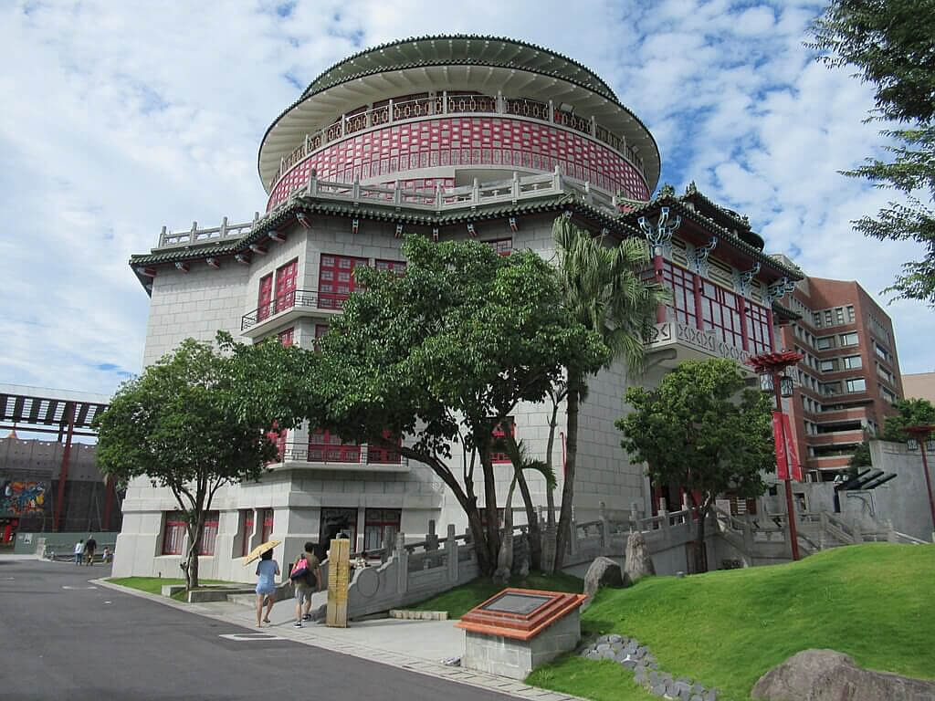 國立臺灣藝術教育館的圖片：採用天壇意象設計概念的當代工藝設計分館建築