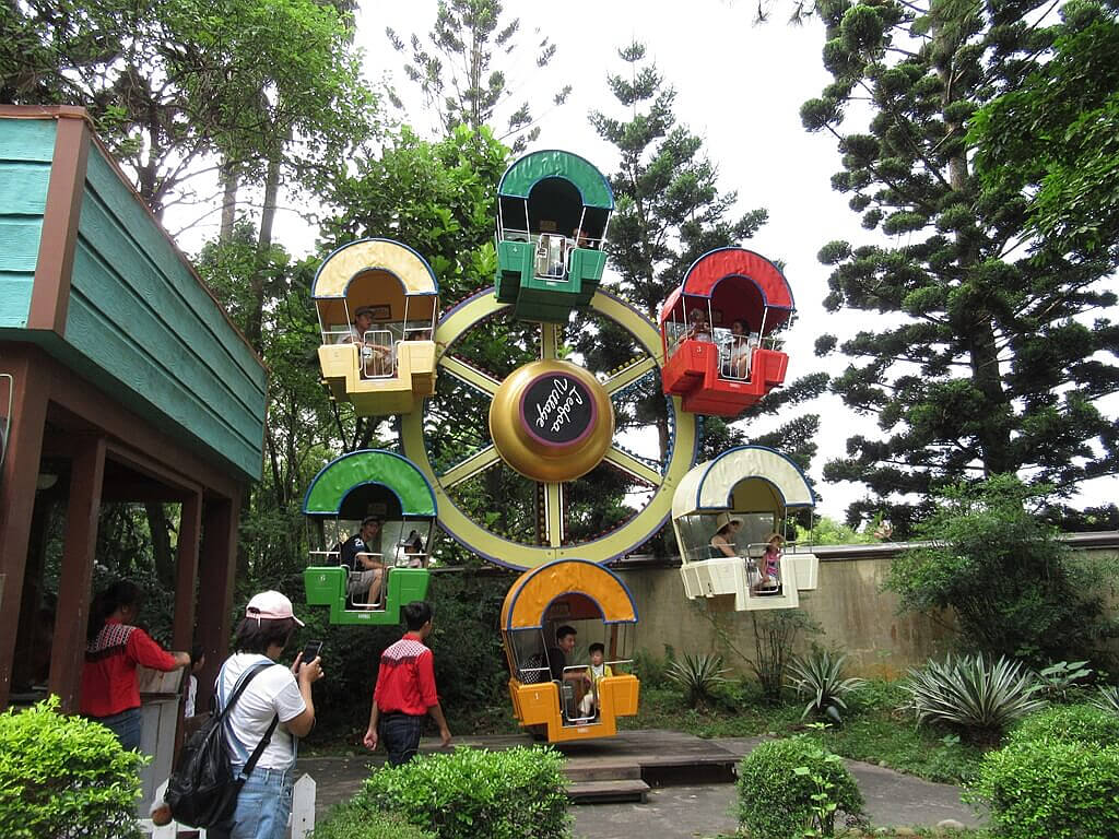 六福村主題遊樂園的圖片：摩天蓬車（迷你摩天輪）