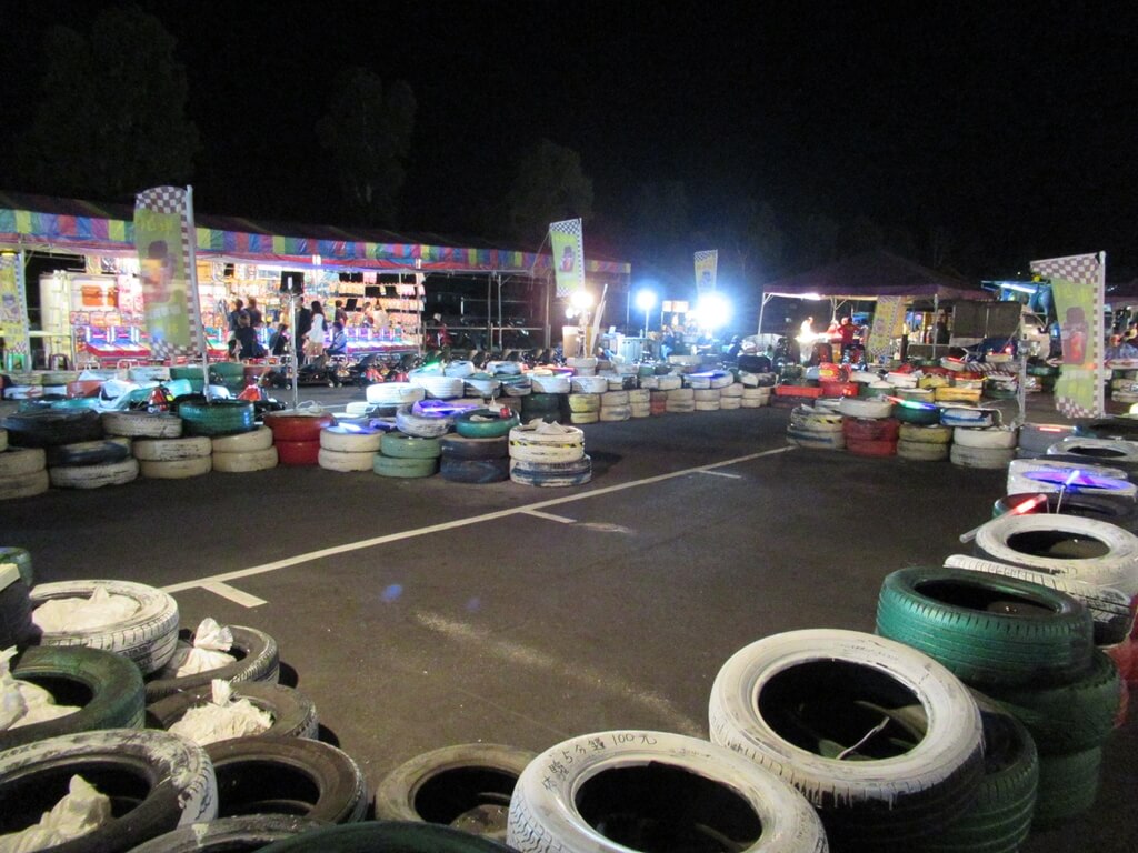 龍潭觀光夜市的圖片：小型賽車場