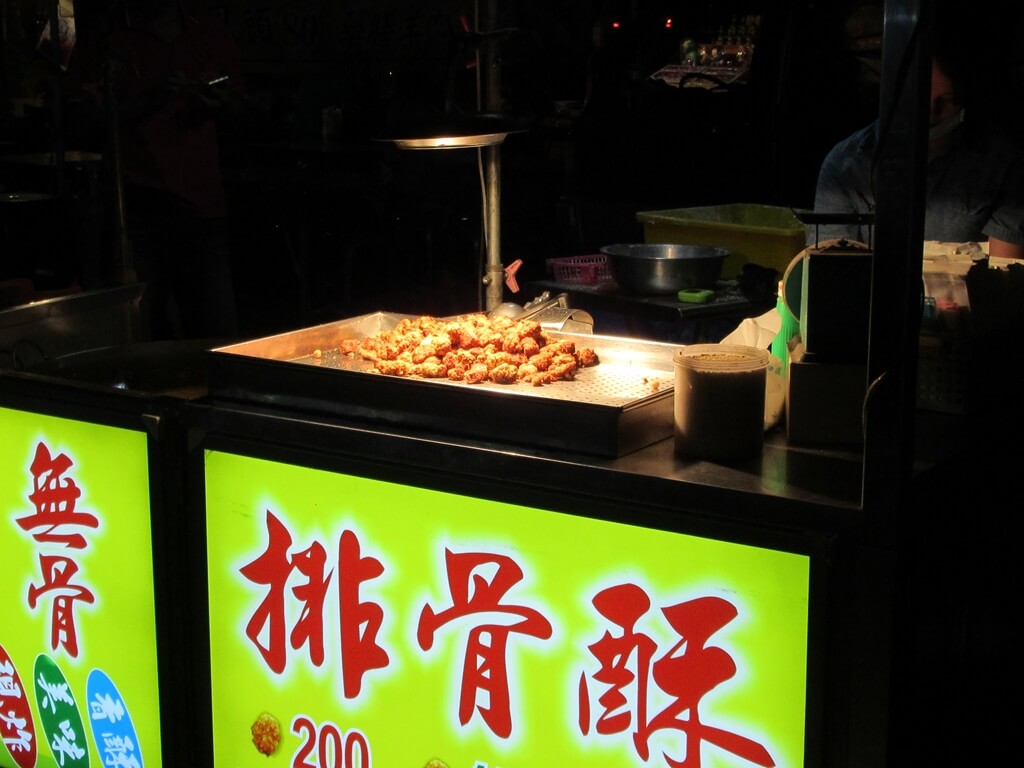 龍潭觀光夜市的圖片：排骨酥攤位