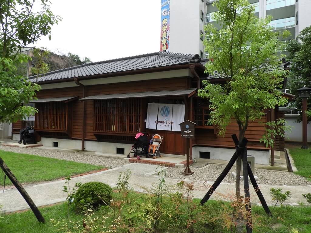 桃園77藝文町的圖片：成真咖啡的日式風格建築