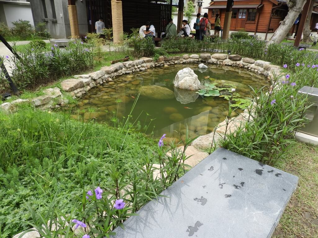 桃園77藝文町的圖片：小水池