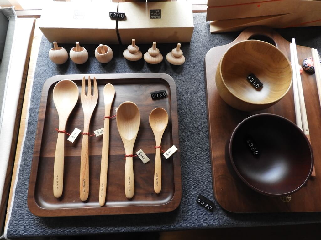 桃園77藝文町的圖片：木製叉子、湯匙、碗筷
