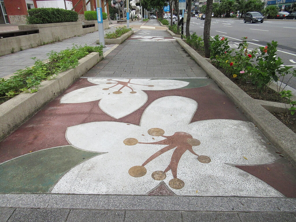 臺北市客家文化主題公園的圖片：油桐花步道