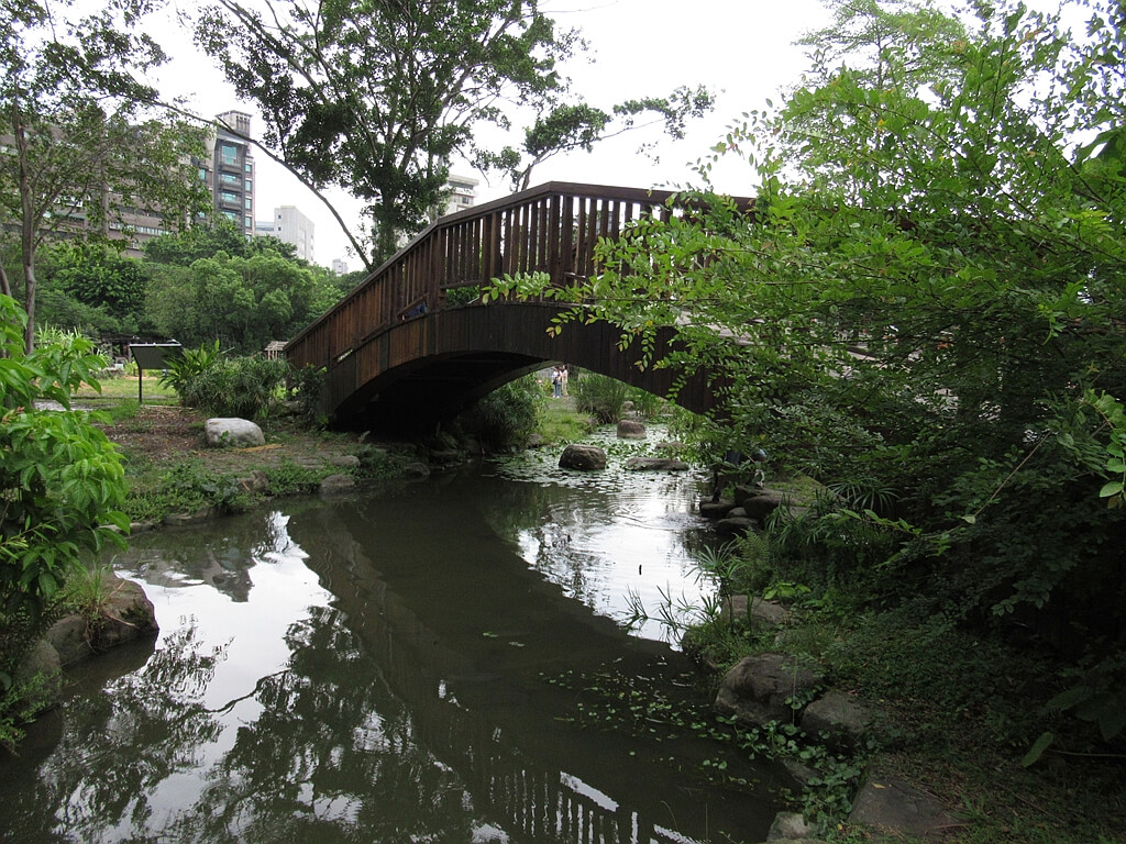 臺北市客家文化主題公園的圖片：池上木橋