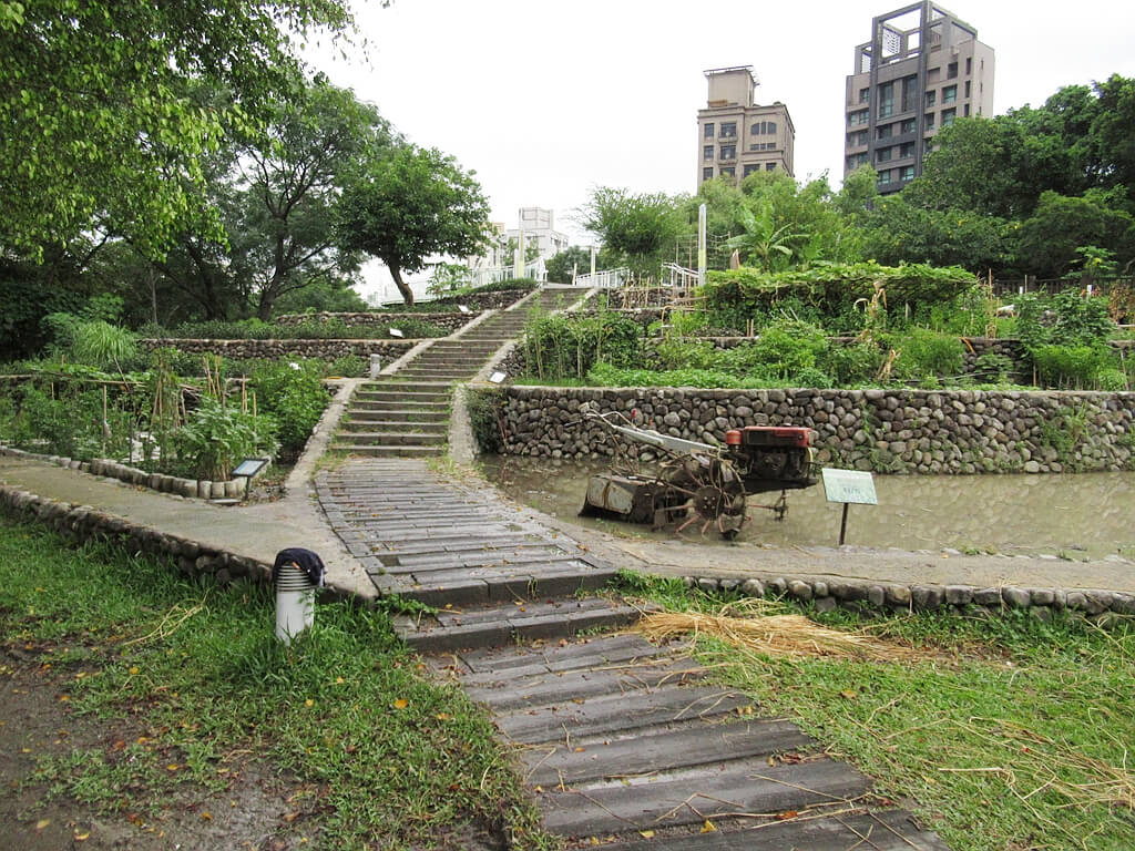 臺北市客家文化主題公園的圖片：梯田與菜園