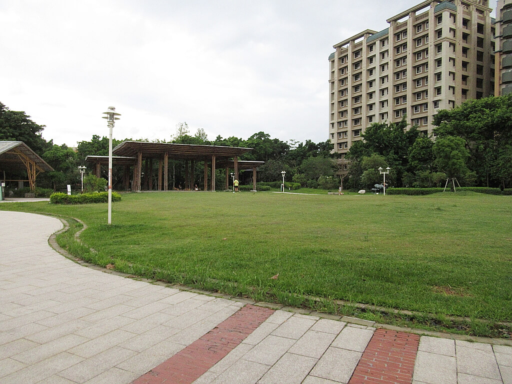 臺北市客家文化主題公園的圖片：中央大草皮