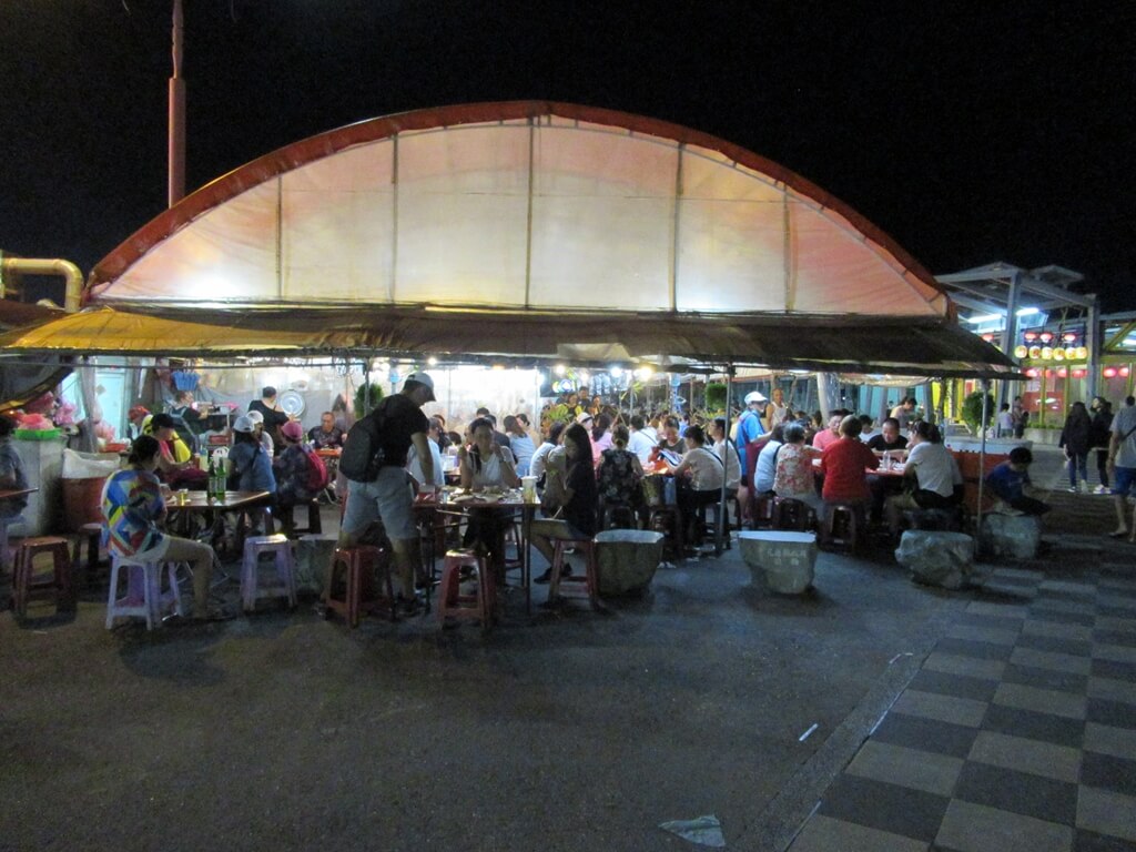 花蓮東大門夜市的圖片：各省一條街的用餐區