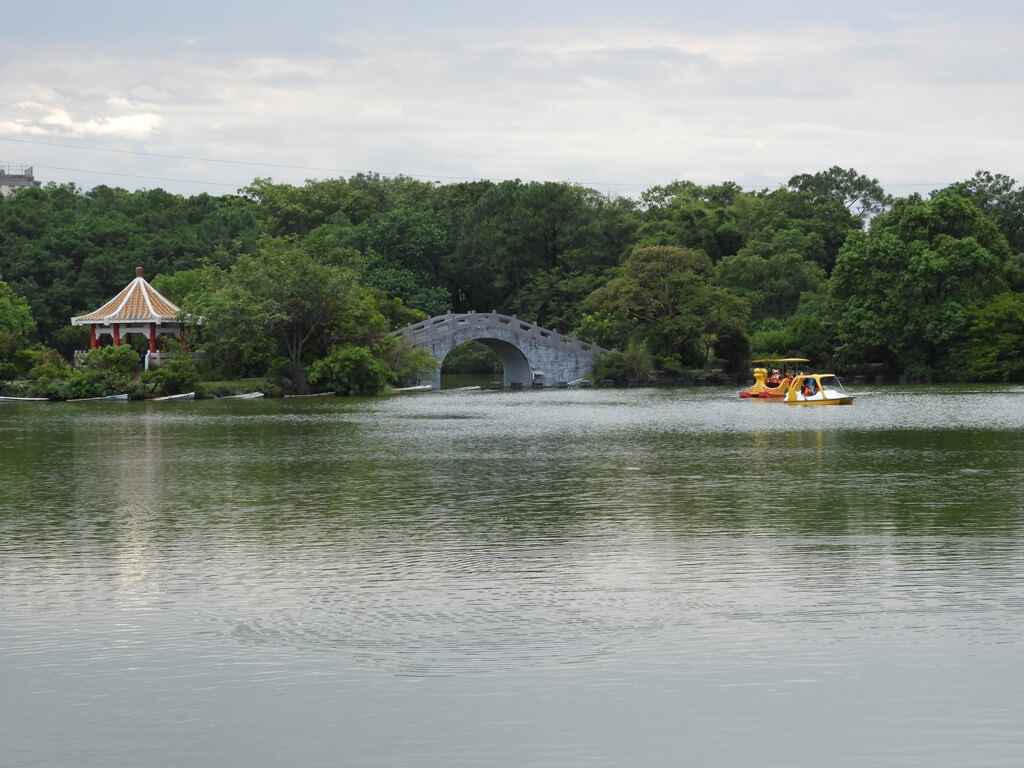 埔心牧場的圖片：中國古典風格的純青湖