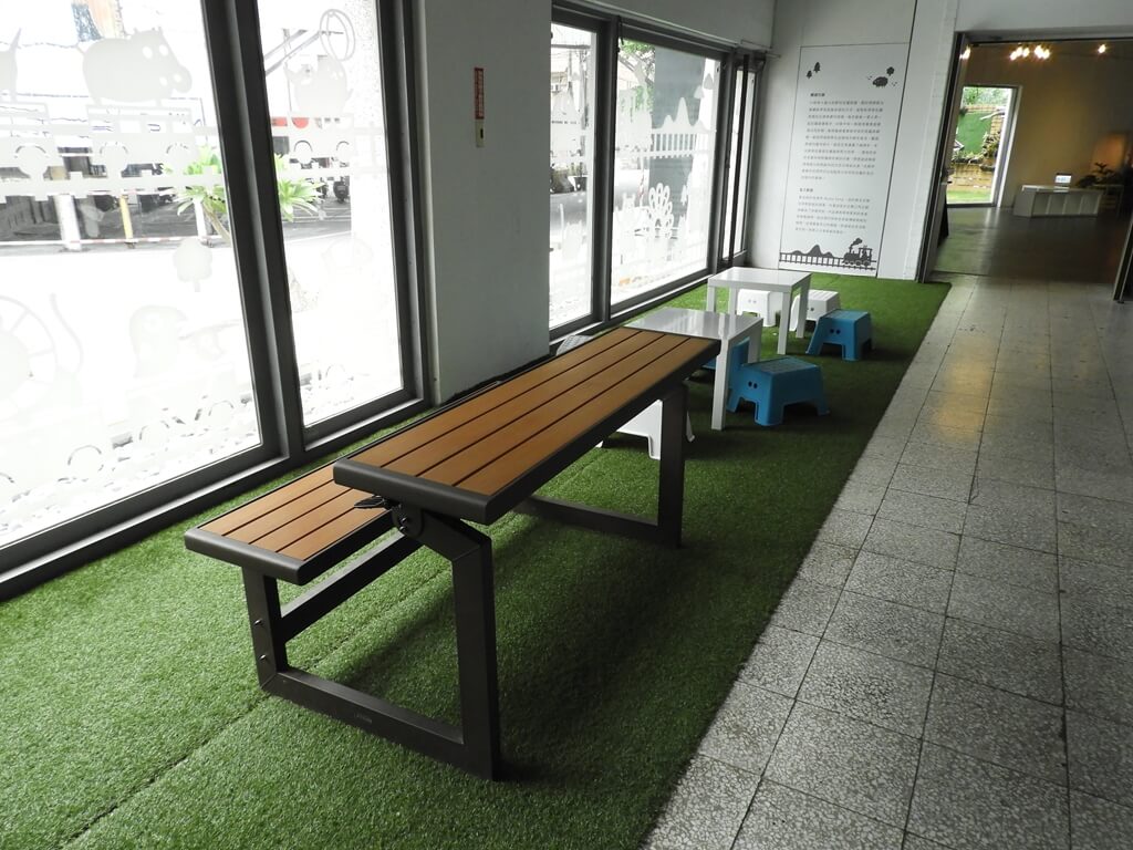 新竹市鐵道藝術村的圖片：休息座椅區