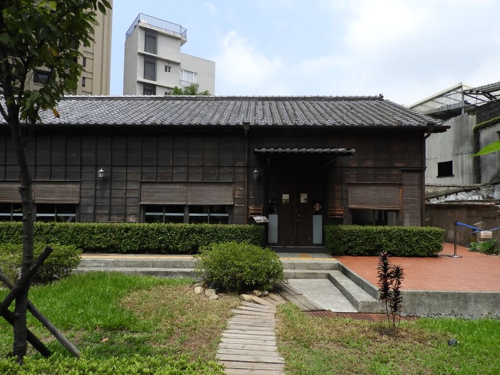 辛志平校長故居的圖片：提供茶食的日式建築物外觀（123655865）
