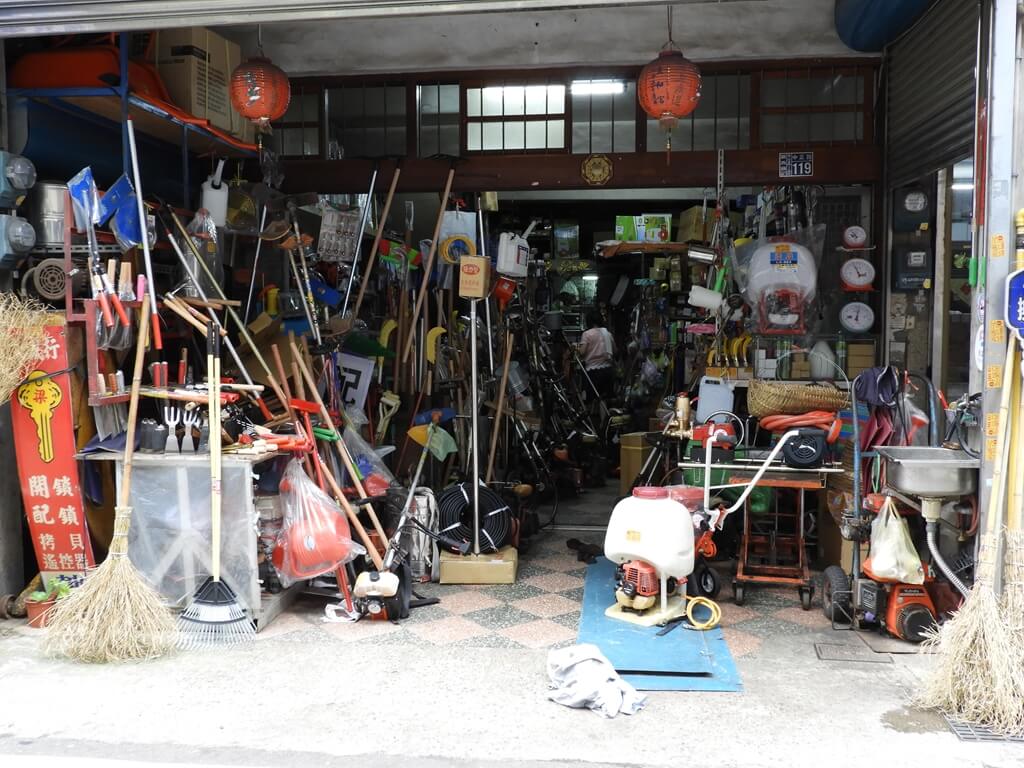 新竹縣關西老街的圖片：各種農事機具店