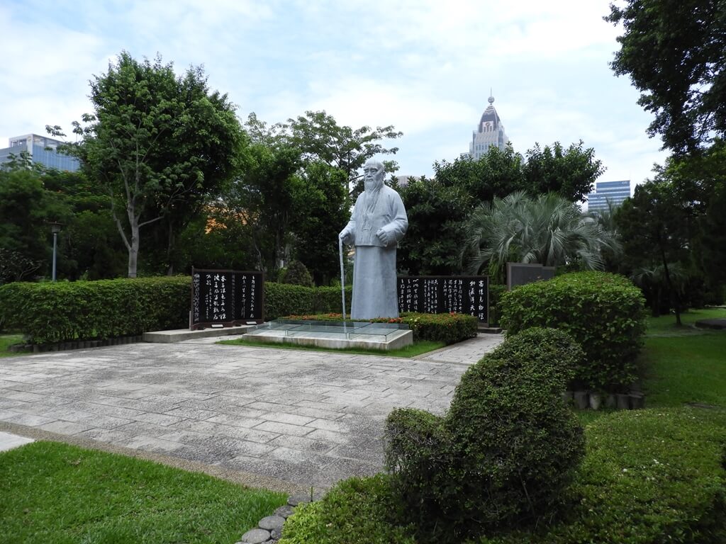 國父紀念館的圖片：于右任碑文區景觀（123656110）