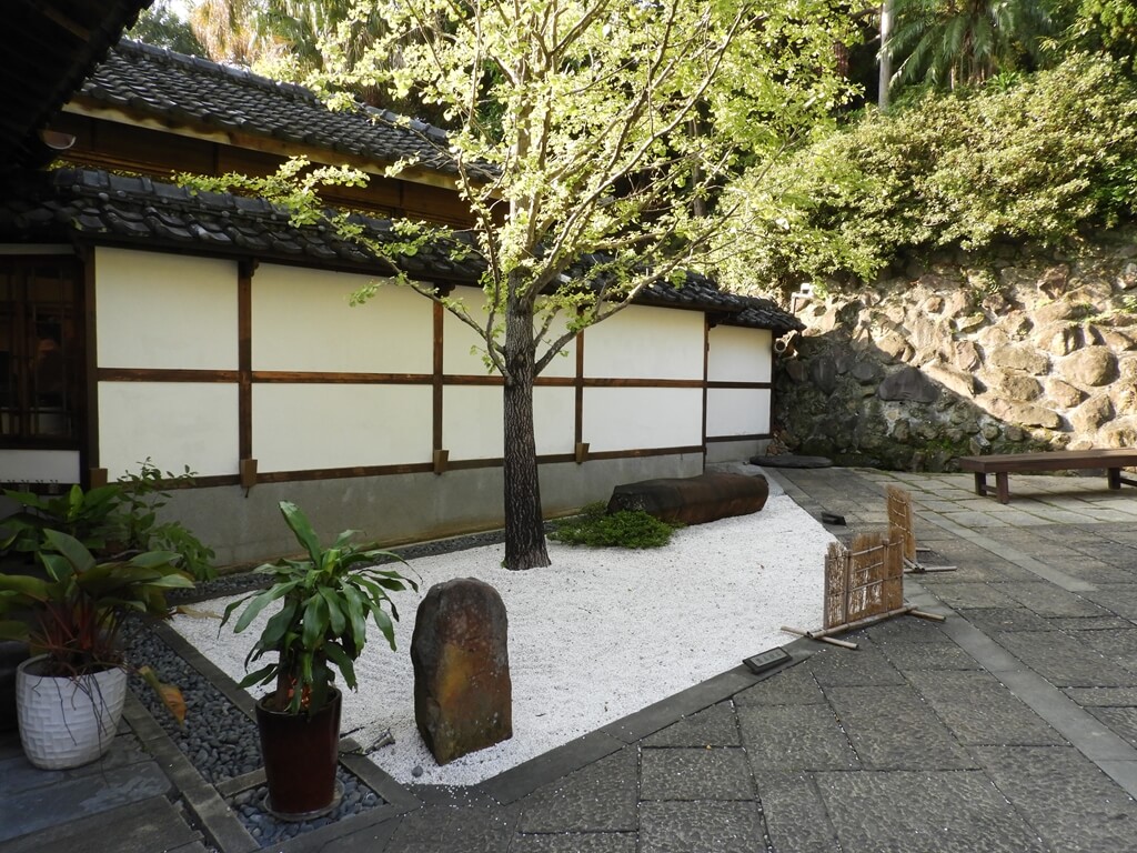 北投文物館的圖片：鋪有白石子的日式庭園造景