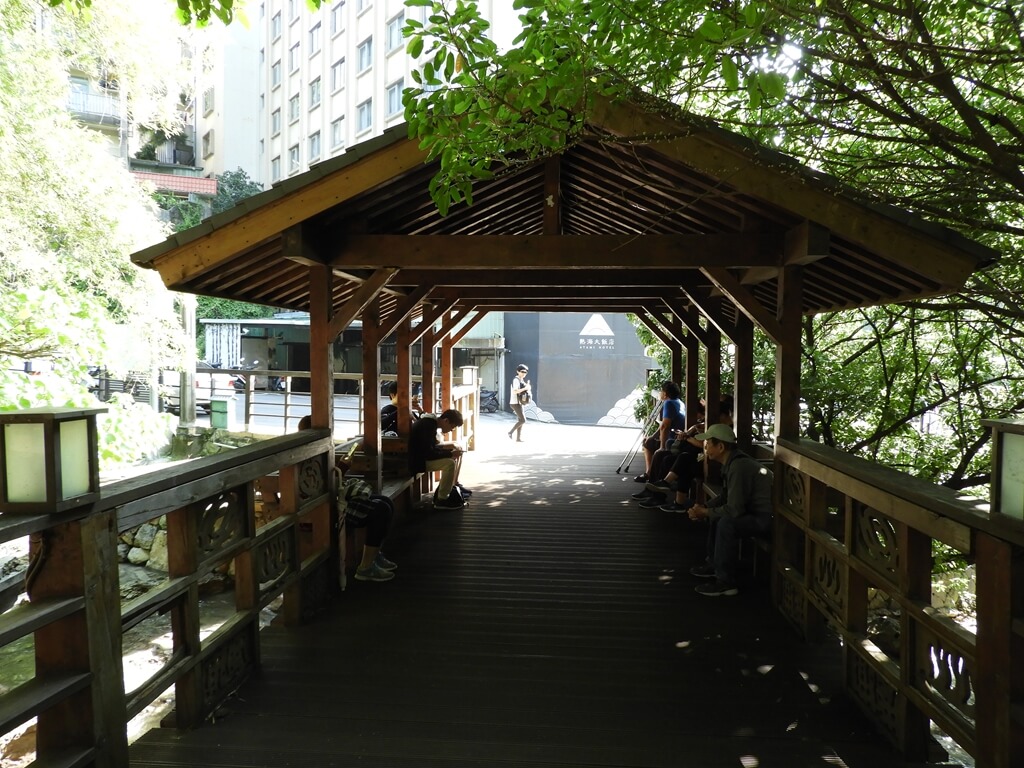 北投公園的圖片：跨溪水的木棧橋（123656385）