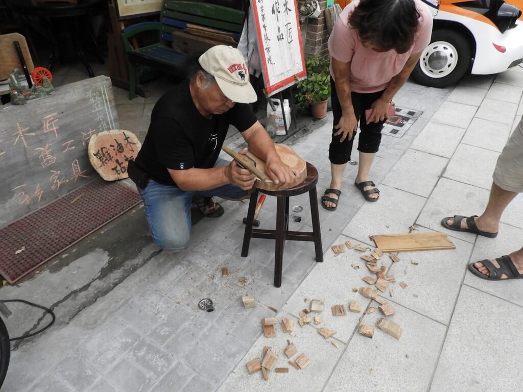 湖口老街的圖片：老木匠展現好手藝