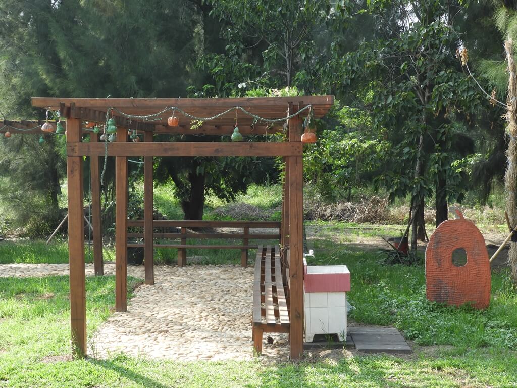湖南村生態戰車公園的圖片：木條走道