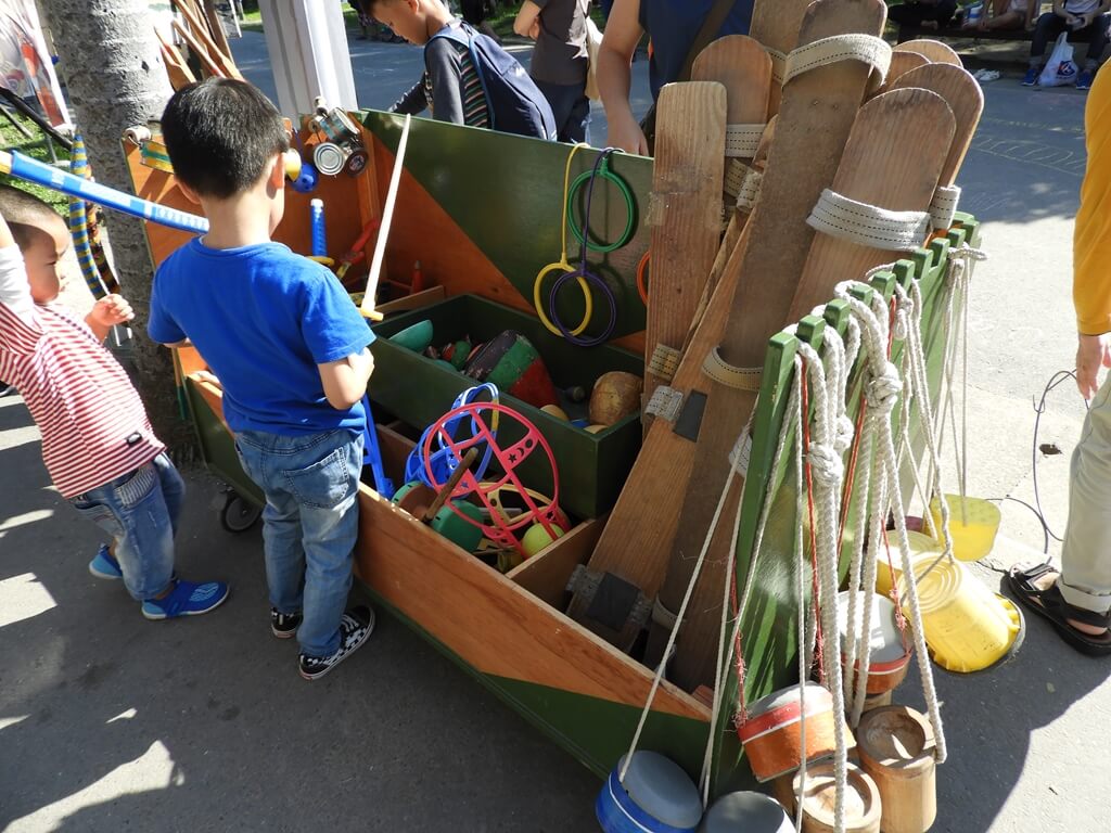 臺灣玩具博物館的圖片：門口的許多童玩