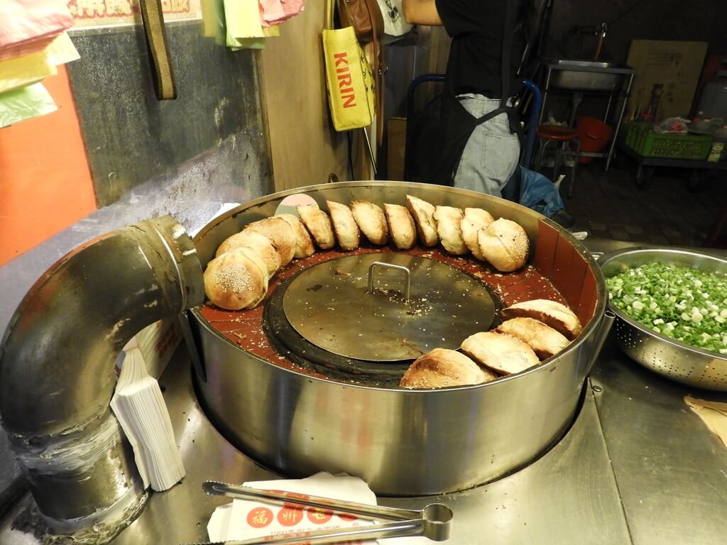板橋湳雅觀光夜市（南雅夜市）的圖片：福州世祖的赤肉胡椒餅特寫