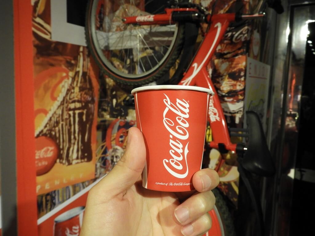 可口可樂世界（桃園可口可樂觀光工廠）的圖片：現場喝一杯可口可樂