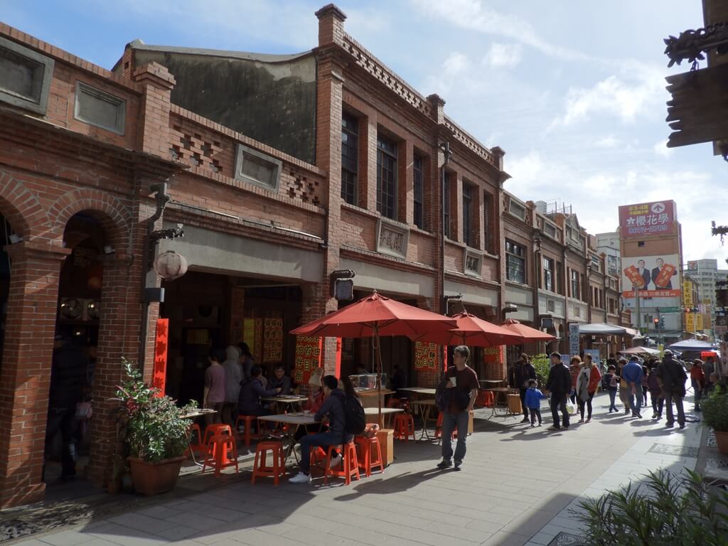 三峽老街（新北市）的圖片：陳成芳紅磚建築外觀