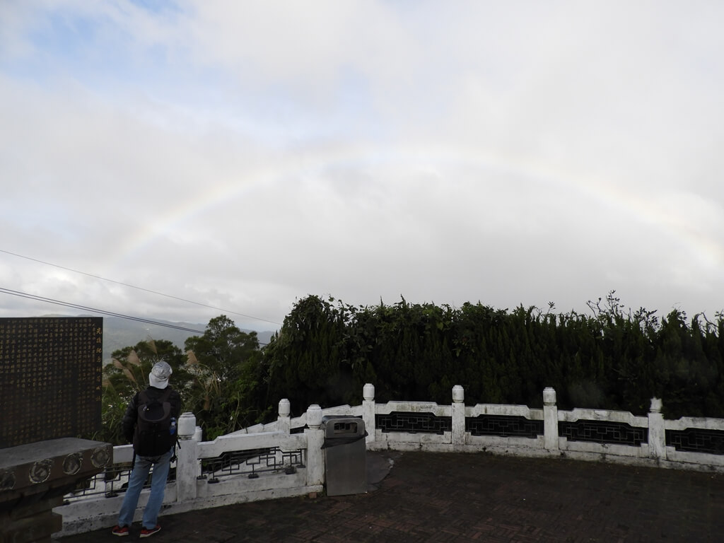鳶山風景區的圖片：剛好有一道彩虹