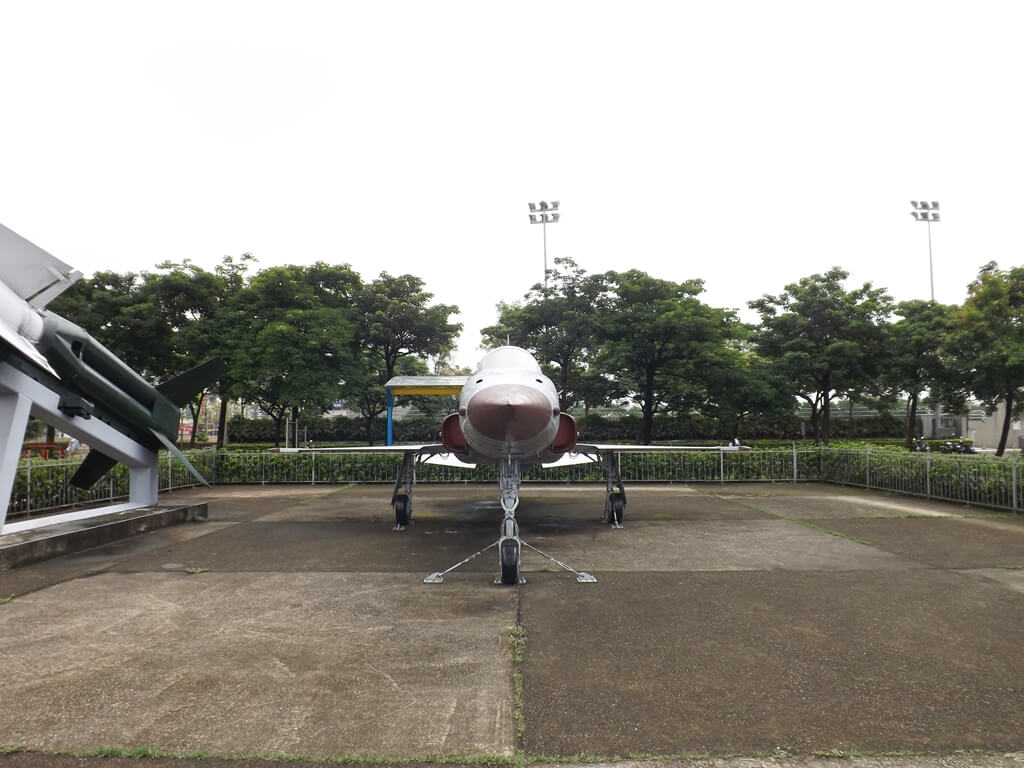 龍潭運動公園的圖片：F-5E 戰鬥機正前方特寫
