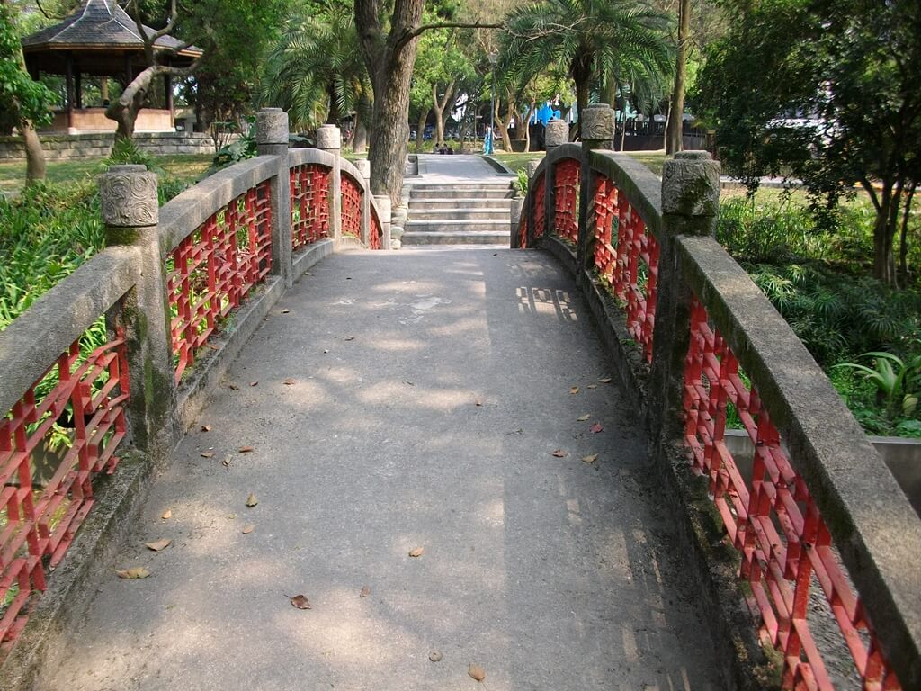 大溪中正公園的圖片：澤民橋的橋面