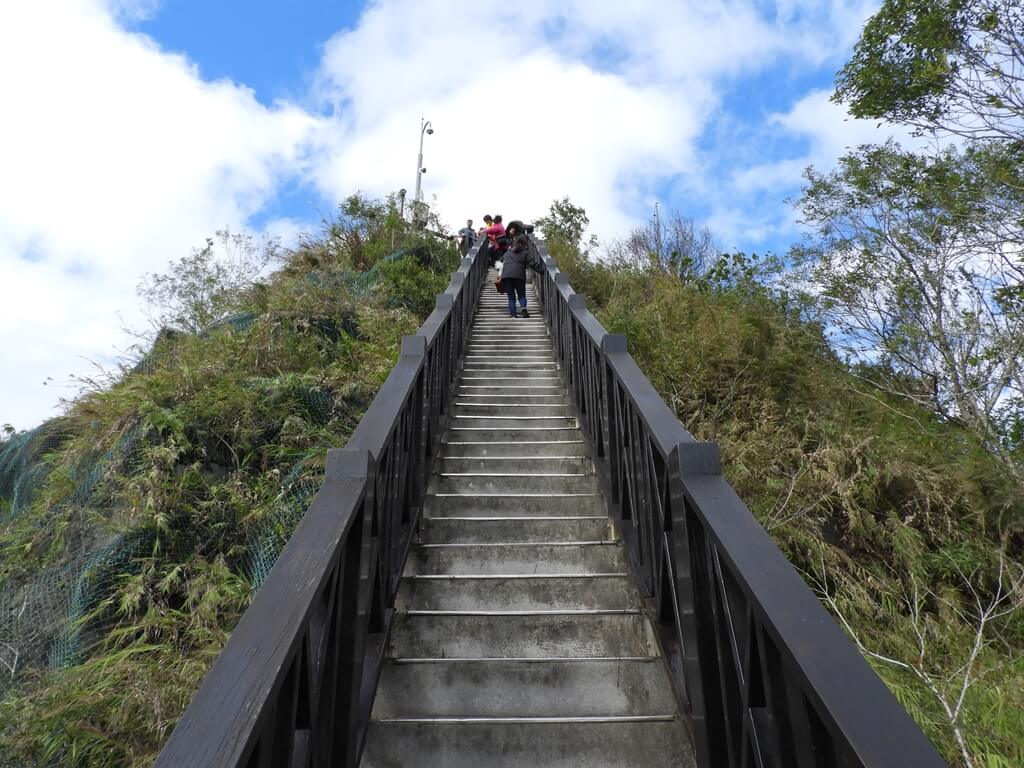 石門水庫風景區的圖片：嵩台向上的陡梯