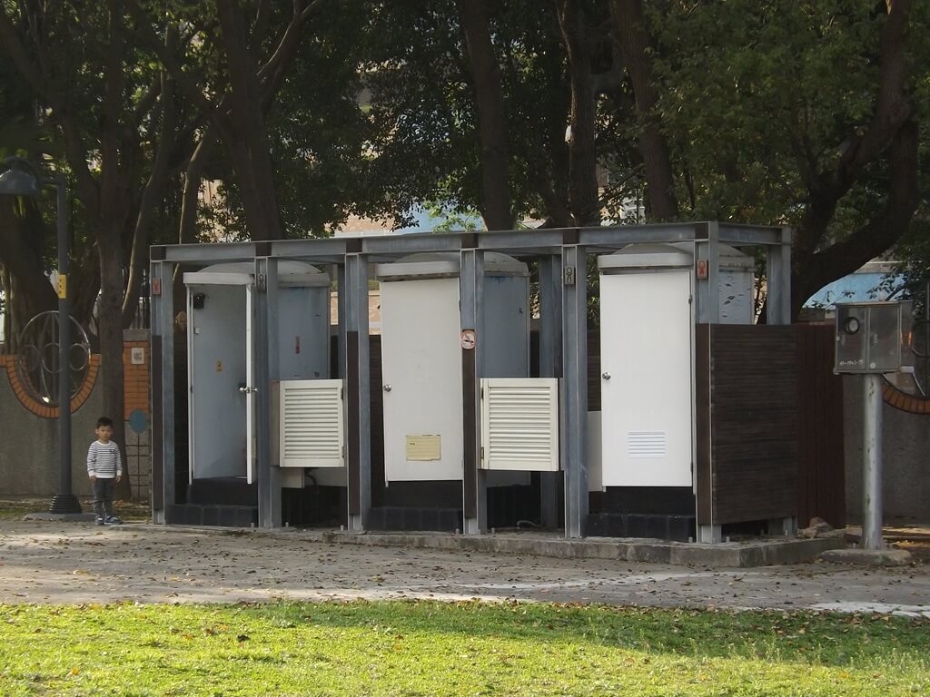 中壢元生公園的圖片：星河親子公園的公廁
