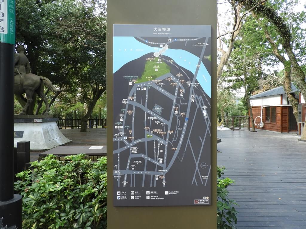 大溪中正公園的圖片：銅像廣場旁的大溪慢城地圖看板