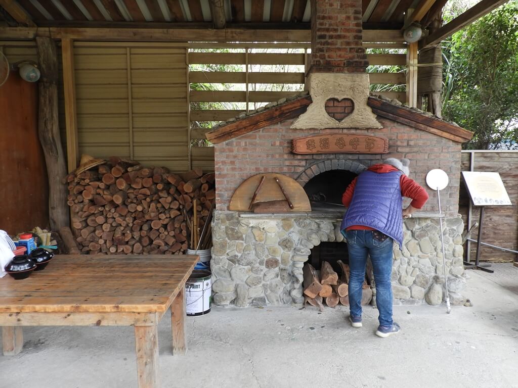 好時節農莊的圖片：正在準備窯烤披薩的窯