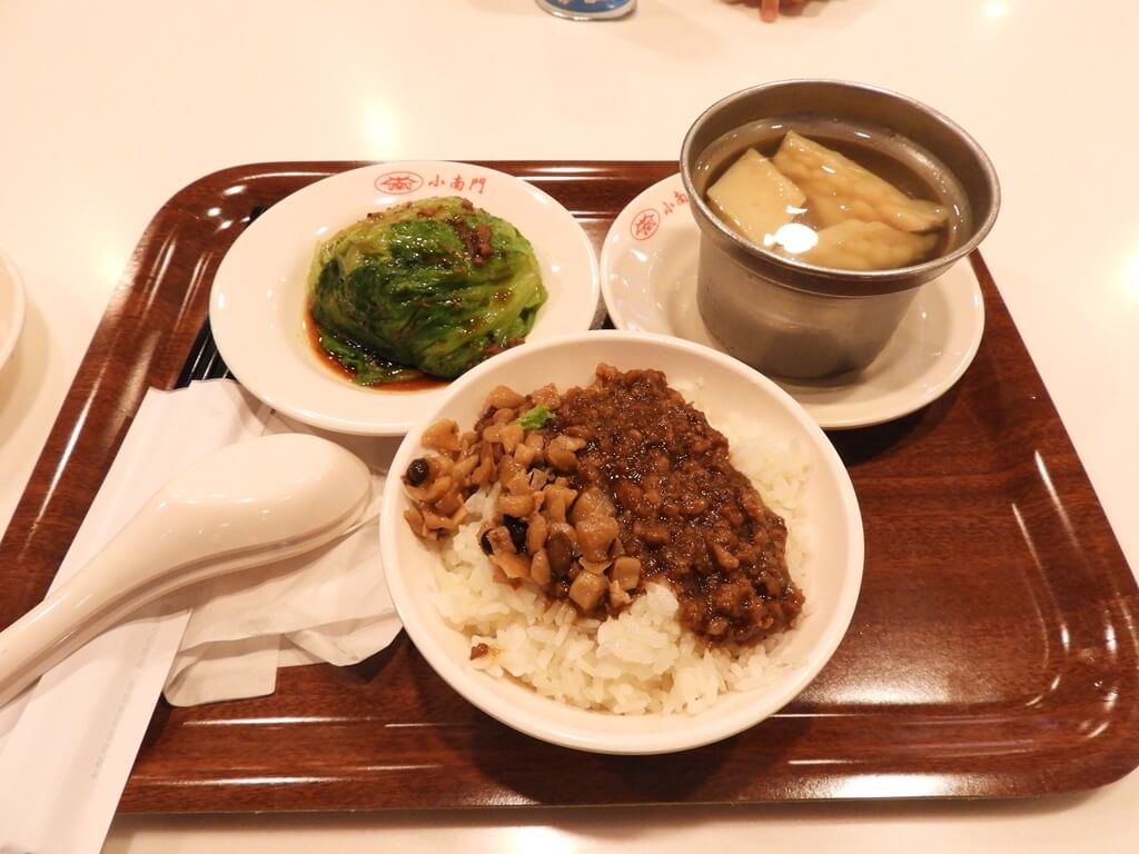 台茂購物中心的圖片：小南門的滷肉飯套餐
