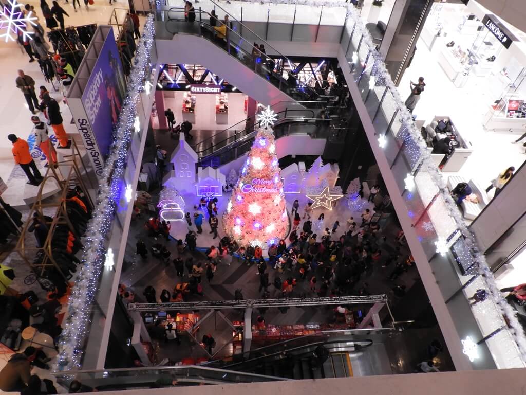 台茂購物中心的圖片：B1 的巨大聖誕樹