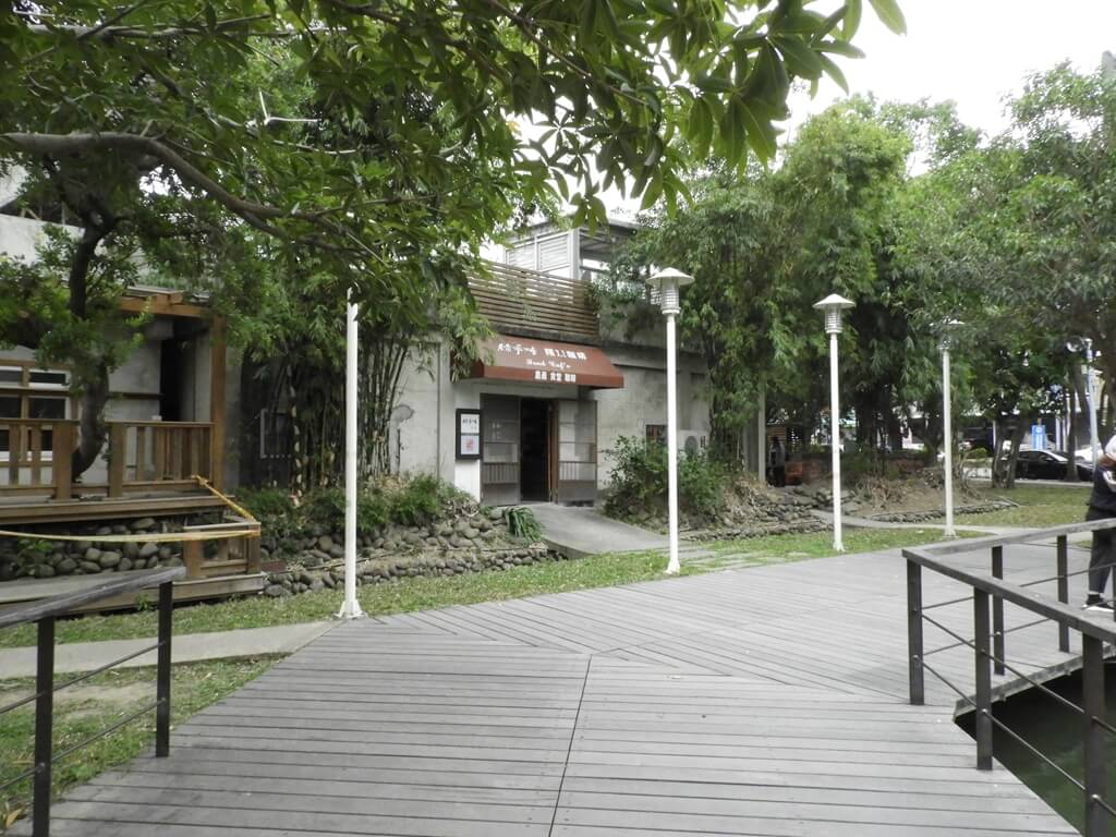 新瓦屋客家文化園區（保存區）的圖片：木棧橋上