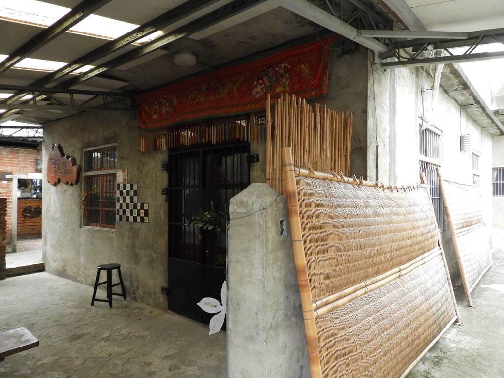 新瓦屋客家文化園區（保存區）的圖片：老屋及竹製品